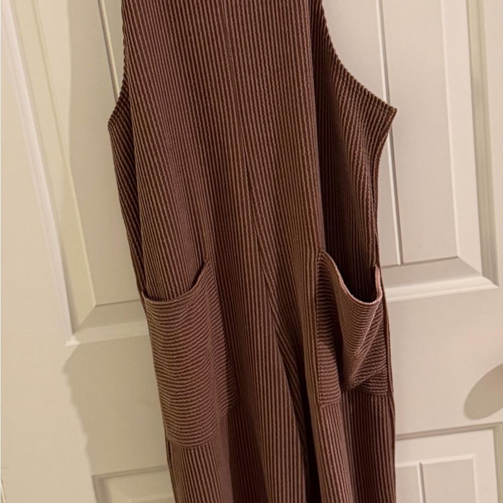 Sleeveless Brown Ribbed Dress